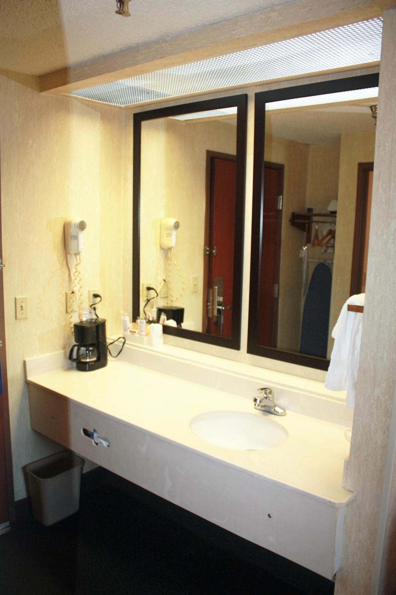 Baymont By Wyndham Jonesboro Quarto foto